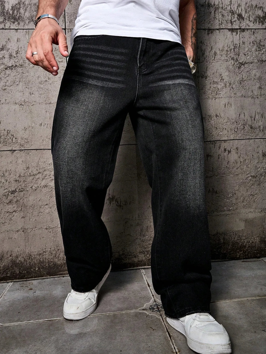 Men's Washed Distressed Wide-Leg Straight Jeans