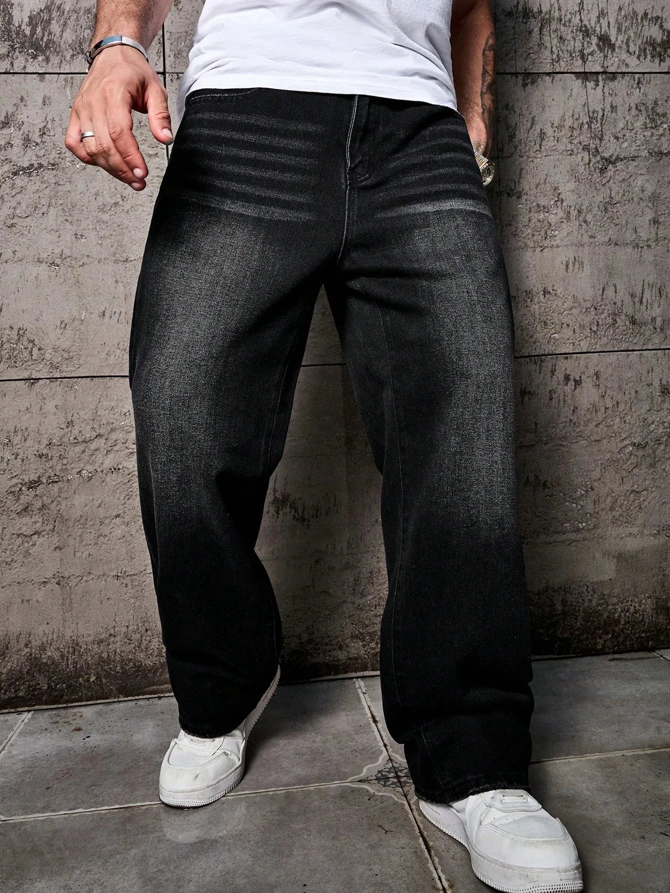 Men's Washed Distressed Wide-Leg Straight Jeans
