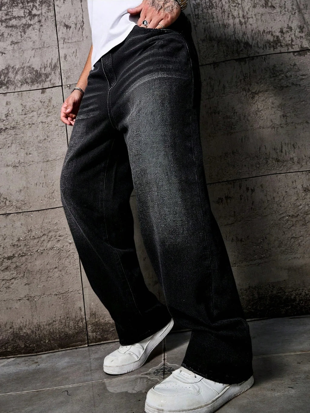 Men's Washed Distressed Wide-Leg Straight Jeans