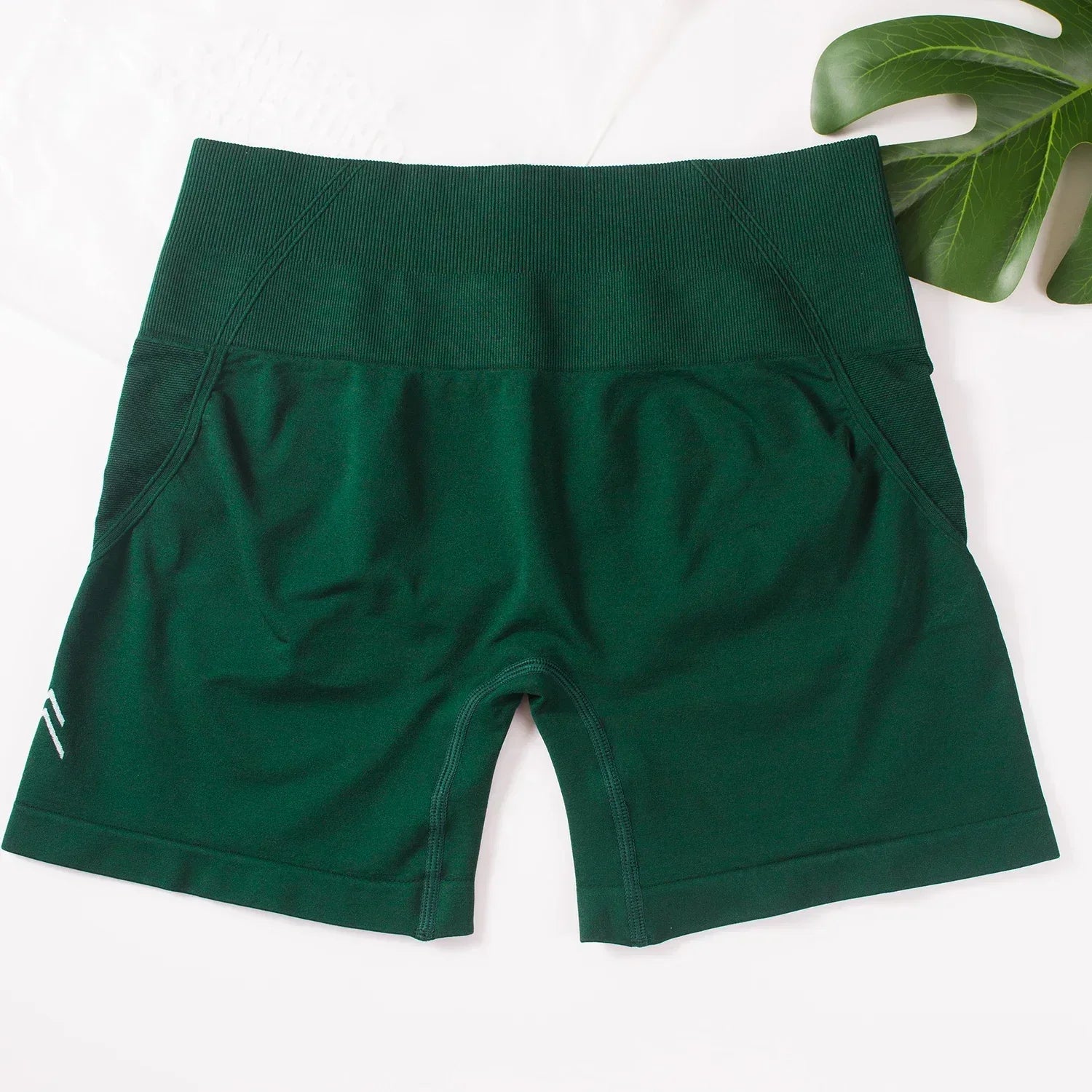 Women's High-Waist Seamless Scrunch Shorts