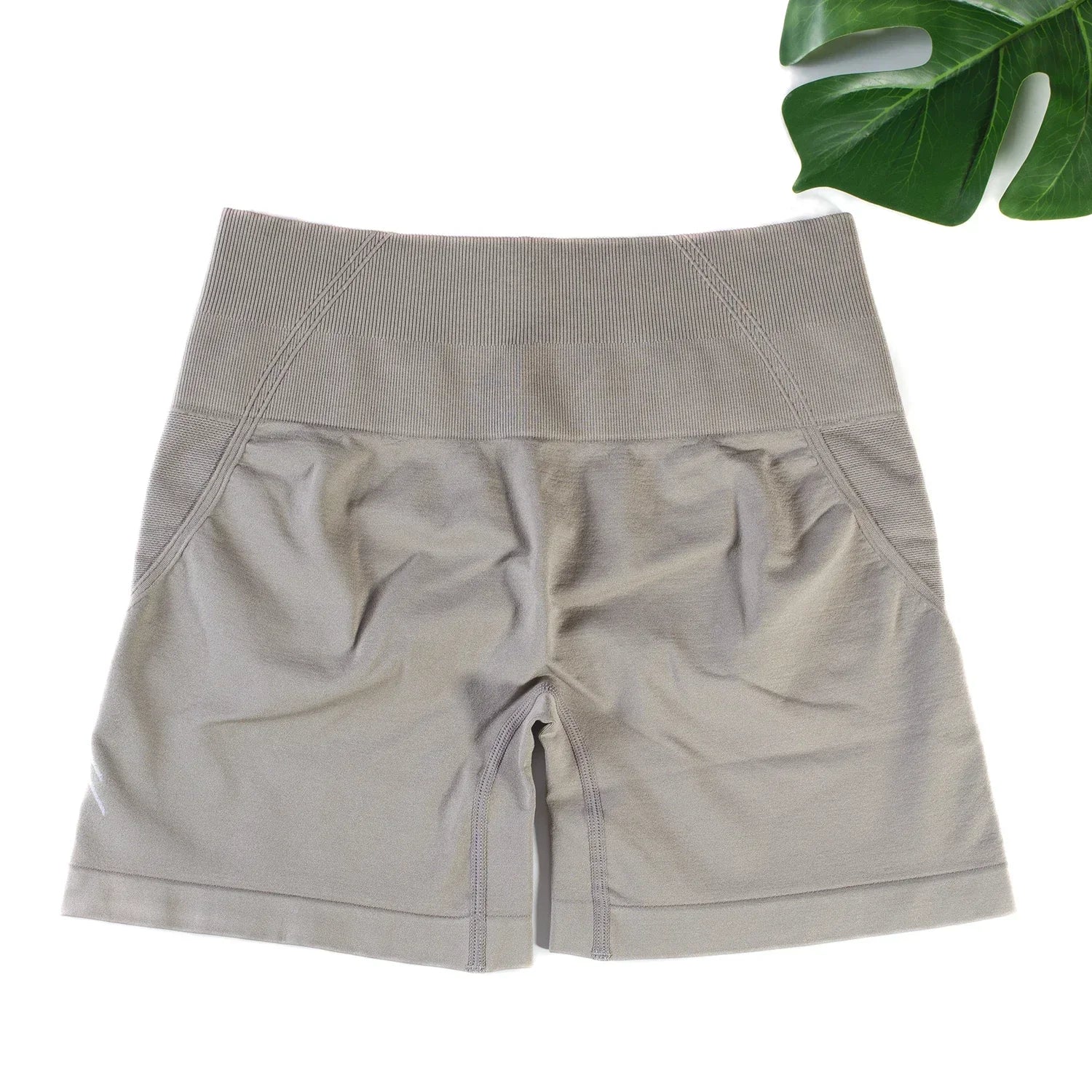 Women's High-Waist Seamless Scrunch Shorts