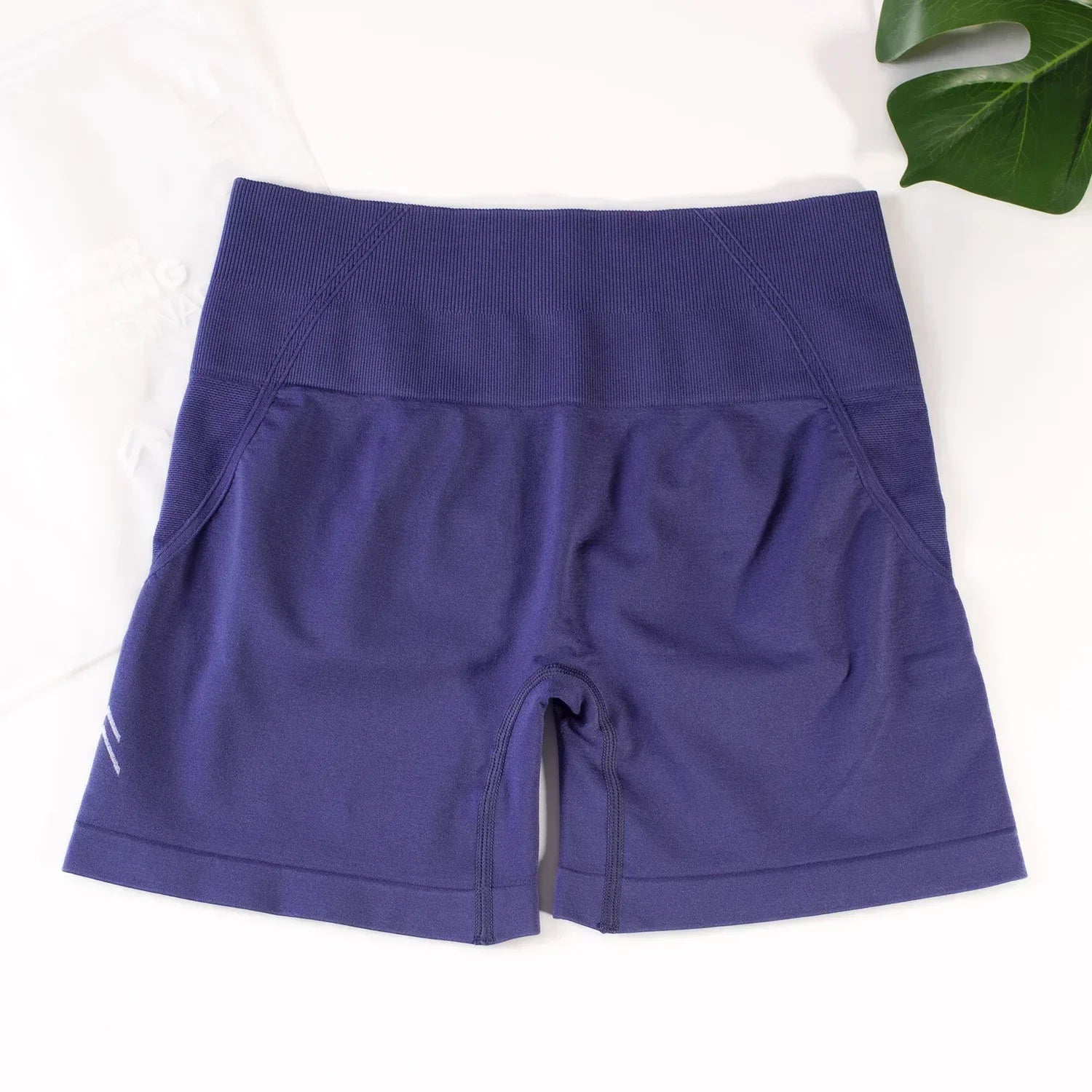 Women's High-Waist Seamless Scrunch Shorts