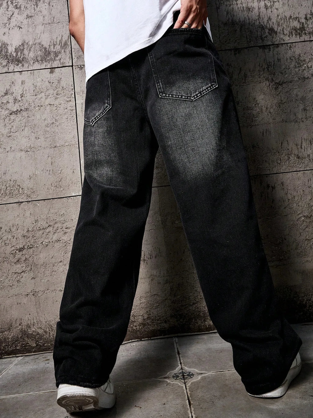 Men's Washed Distressed Wide-Leg Straight Jeans