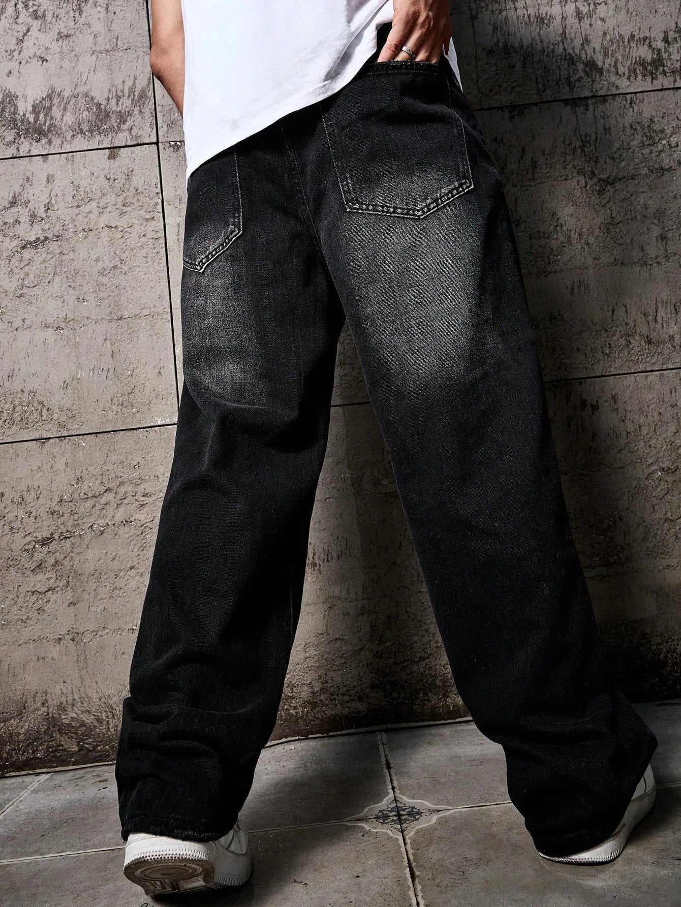 Men's Washed Distressed Wide-Leg Straight Jeans